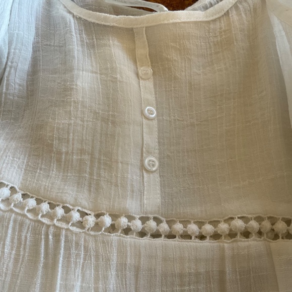 Haute Society Cold-Shoulder Long-Sleeve Blouse. White Size S - Picture 9 of 10